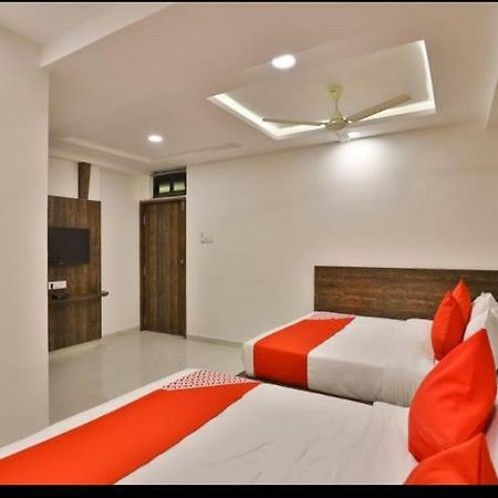 Hotel Pathik Villa Ahmedabad Buitenkant foto