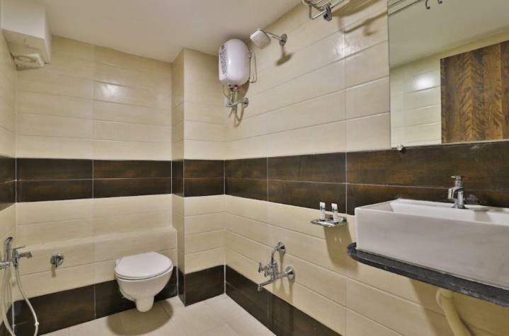 Hotel Pathik Villa Ahmedabad Buitenkant foto