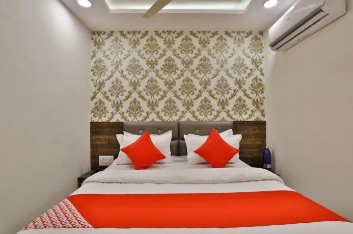 Hotel Pathik Villa Ahmedabad Buitenkant foto